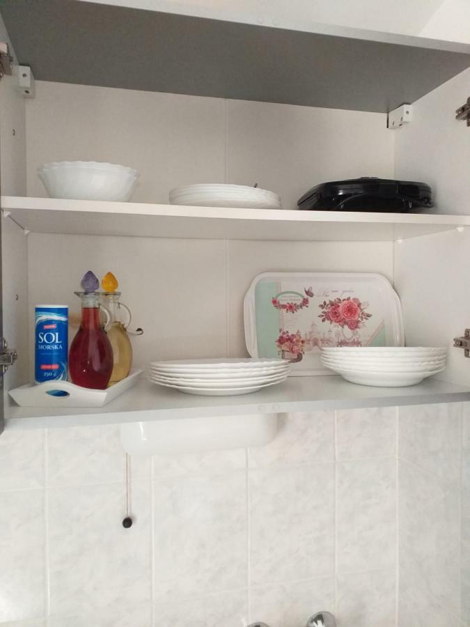 Tili Apartment Пула Екстериор снимка